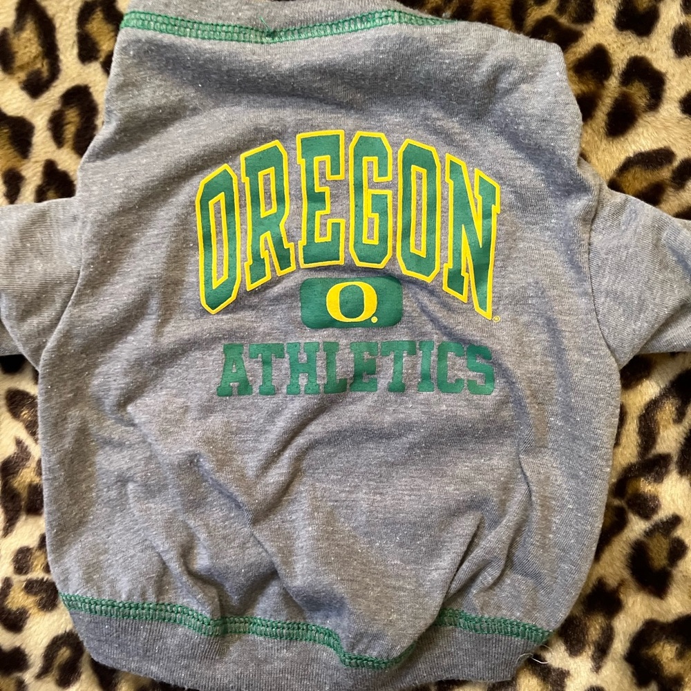 Small Oregon Ducks Football shirt